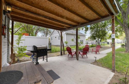 Bo's Rustic Cottage Cozy and Charming with Hot Tub and Fenced Yard - Foto 33