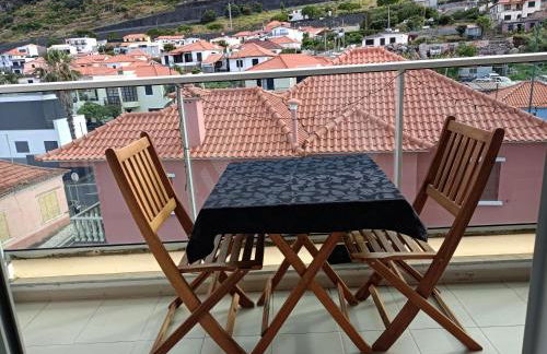 Sunny Little Sister Apartment - 7 min walking from the beach and at 7 min driving from the Airport - Foto 7