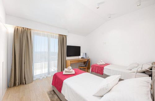 Villa True Oasis with Heated Pool - Photo 26