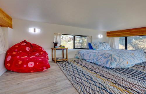 Luxe, Modern Studio with Sweeping City Views! - Foto 14