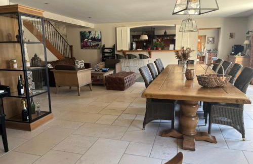 Le Gite de Caroline - Avec Parking Privé - Foto 10