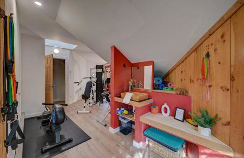 Steps to the Ellis River - Luxe, Hot Tub, Game Room - Foto 47