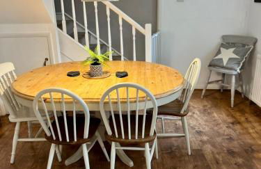 Fantastic Value Beautiful Cottage Close to the Sea Great Interior and Space - Photo 21