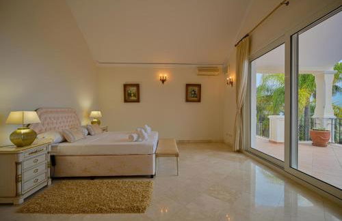 El Rosario large villa w heated pool - Foto 19