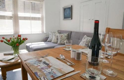 The Annex, Tregoddick Barn - Photo 3