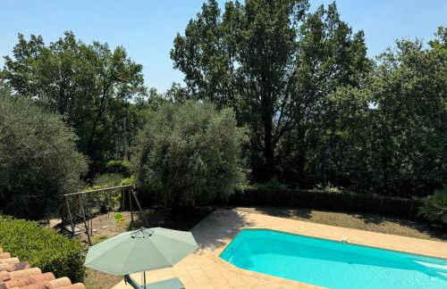 L'Oliveda - complètement climatisée, piscine, calme, proche commerce et lac, ski à 45min - Foto 39