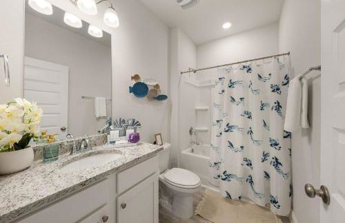 4 Bedroom Sleeps 10 Beach Resort pool, Golf Cart included! Sunsets - Foto 17