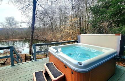 Whispering Waters, Hocking Hills, Hot Tub, Pond - Photo 27