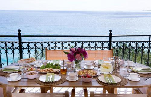 Avra Private Suites - Photo 9