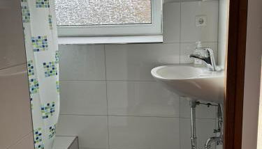 Zimmervermietung mit gemeinschafts Bad und Küche - Foto 2