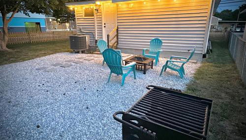 Cottage in Heart of Colonial Beach, 7 Mins Walk to the Beach - Foto 4, Garden, sunbed