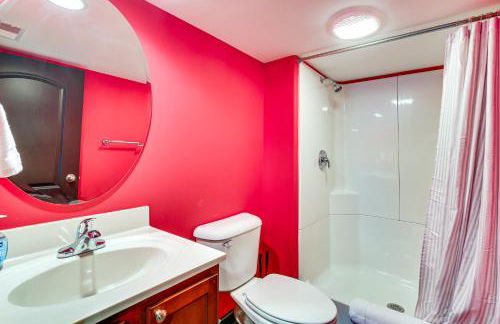 Bar, Pool Table and Yard! Spacious Union Home - Foto 24