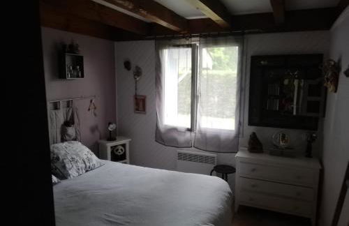 Maison familiale au calme avec piscine en bordure de forêt - Foto 15