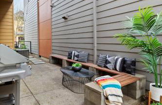 THE PENDLETON - Walkable - Arcade Loft - Modern- Light & Bright - Photo 8