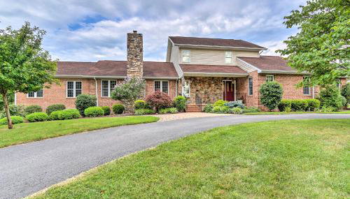 Charles Town Home with Private Pool and Hot Tub - Foto 2