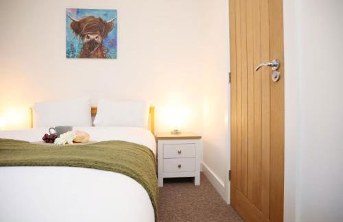 Gloucester Rd By N And N Stays, Newly Refurbed 6 Bed all ensuite house by N And N Stays Ltd, Perfect for contractors and Corporate stays, Close to YTL Arena Site, Pvt Parking for Vans and and work vehicles, Wifi - Foto 51