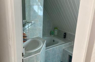 Joli 2 pièces, avec climatisation et grande terrasse, vue sur les toits, zone piétonne - Photo 18