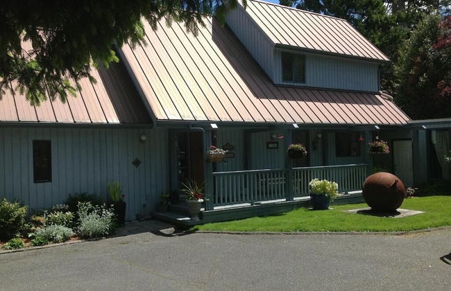 Salty Towers Oceanfront Cottages - Foto 49