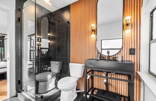 Hacienda Flamingo Unit 2 - Expansive 3BR Retreat with Style & Comfort - Foto 16