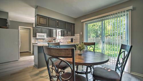 Modern Townhome with Fireplace Near Stoll Park - Foto 2