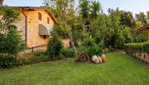 Villa Neli, Palazzolo Acreide, Siracusa, Hot Tub, Wi-Fi & Parking - Foto 3, Garden, Garden view