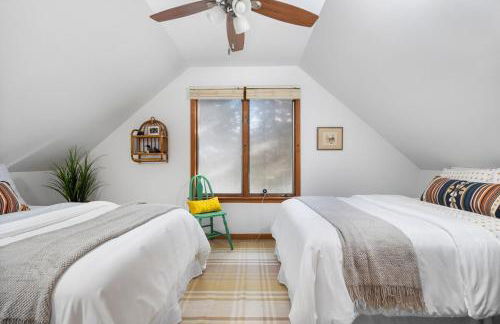 Camp Birch: Waterfront Home on Lake Leelanau - Foto 21