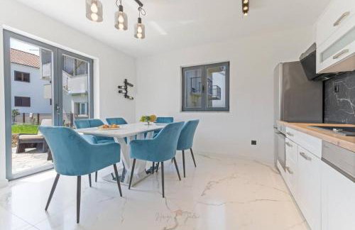 Strelitzia apartment Split with jacuzzi - Photo 33