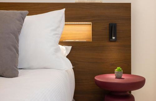 Nora's Suites - Photo 32
