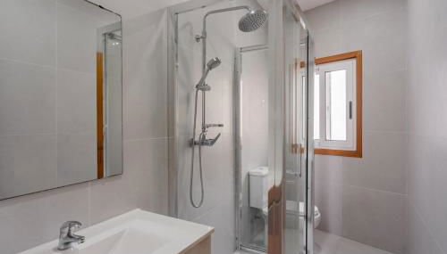 Modern studio near Metro - Photo 3