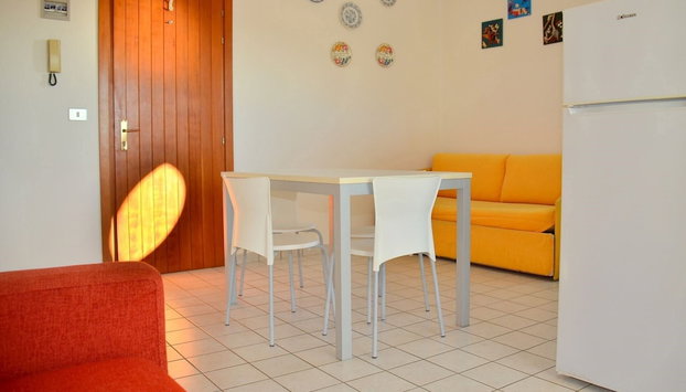 Experience the Beach Breeze in our Bright Flat - Foto 3, Zona de estar