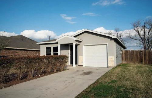 Queens Hidden Gem with Game Room 5 beds sleeps 9 - Foto 13