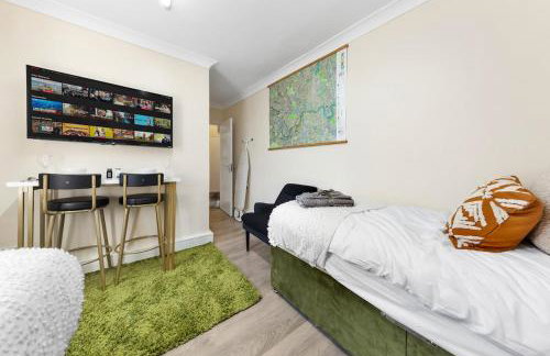 Leyton 1BR Flat Near Tube, 247 Gym, Tennis Court - Foto 3