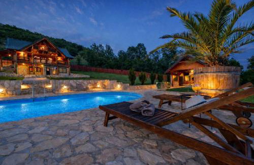 Luxury Family Lodge - Pool, Spa & Tennis Paradise - Photo 4