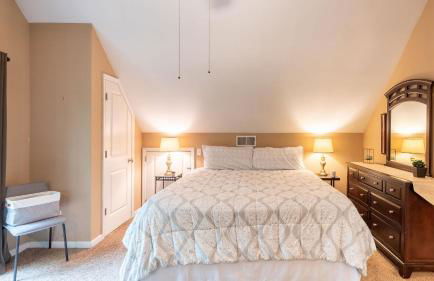 Bear Trail Chalet by Avantstay Retreat w/ Outdoor Living Deck & Fire Pit - Foto 45