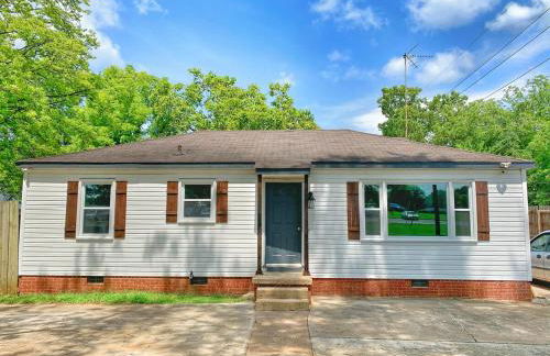 Family Comfort with Graceful Stays - Photo 14