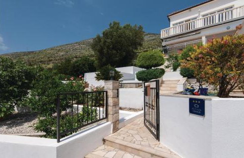 Stunning Home In Orebic With Wifi - Photo 11