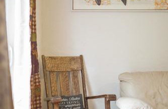 Bo's Rustic Cottage Cozy and Charming with Hot Tub and Fenced Yard - Foto 10