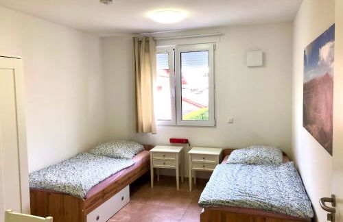 Pension Chen, 2 Doppelzimmer , EBK, separater Balkon - Foto 2