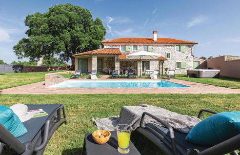 Amazing Home In Sajini - Foto 8