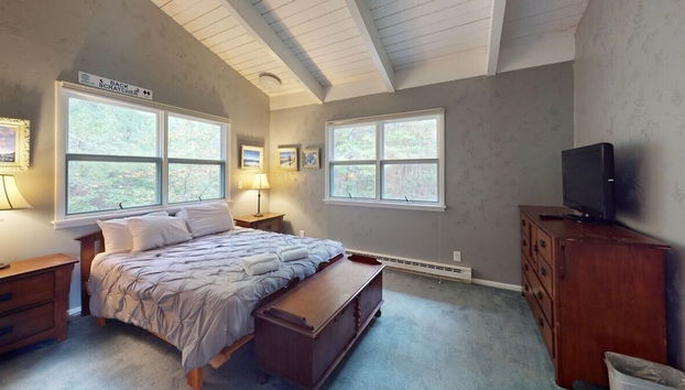 Silver Spring Chalet Brought to you by GetAway Vacations - Foto 2, Habitación