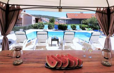 Villa Mendula Trogir - Luxury villa by the beach - heated pool - lush green garden - Photo 4