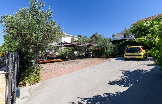 Modern Apartment in Arbanija with Hot Tub - Foto 37