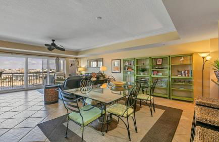 Harbor Landing 203B - Spacious Condo with views of the Harbor and Gulf - Foto 26