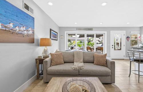 Stunning Beach Home - large patio, parking, ac & dog friendly! - Foto 64