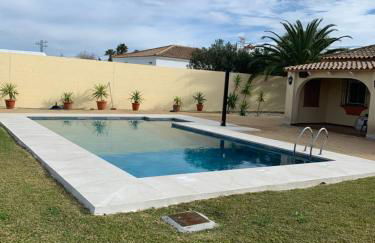 Traumhaus für 6 Personen mit spektakulärem privaten Pool und schönem Ausblick in die Natur - Foto 17