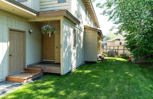 Moose Meadows- Near the airport, centrally located - Foto 1