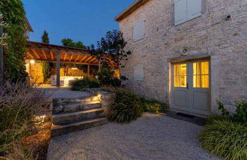 Villa Charlotte for 14 persons with 73m2 Pool in Central Istria - Daily Housekeeping & Breakfast Service - Foto 22