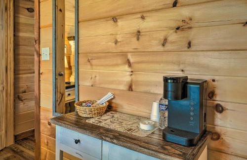 10 Mi to Drive-In Lakefront Trenton Cabin! - Foto 11