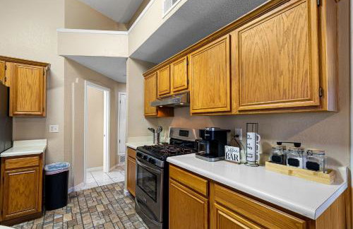 Peaceful West: 4BR Dusk Haven - Foto 15