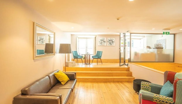 FLORES 36 by YoursPorto - Foto 2, Receção